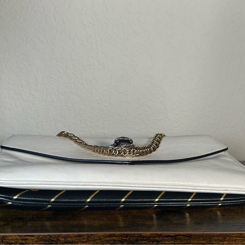 Authentic Gucci Thiara Double Sided Black and Gold GG Shoulder Bag - Picture 5 of 13